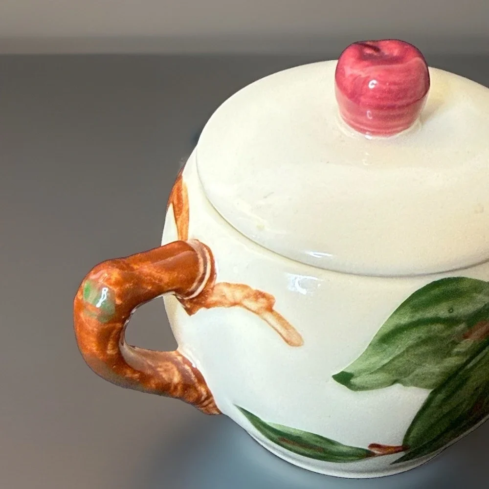 Vintage Franciscan Apple Creamer & Covered Sugar Bowl  Made USA Gladding McBean
